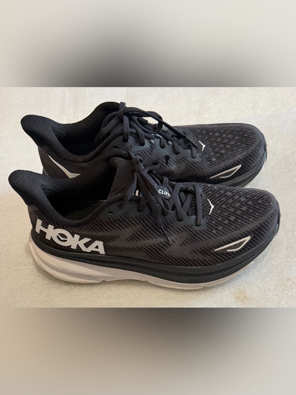 Hoka One One Kids Bottoms Black with Blue Logo size 8B